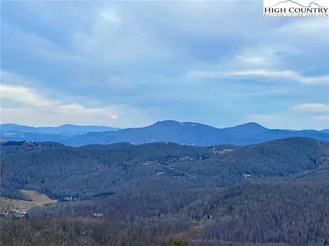 $164,000 | 110 Sugar Ski Drive, Unit 10702, Sugar Mountain, NC 28604