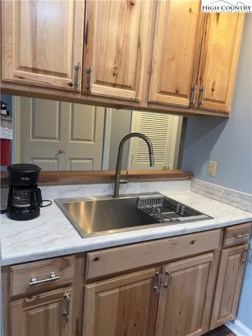 $164,000 | 110 Sugar Ski Drive, Unit 10702, Sugar Mountain, NC 28604