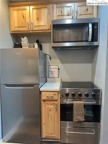 $164,000 | 110 Sugar Ski Drive, Unit 10702, Sugar Mountain, NC 28604