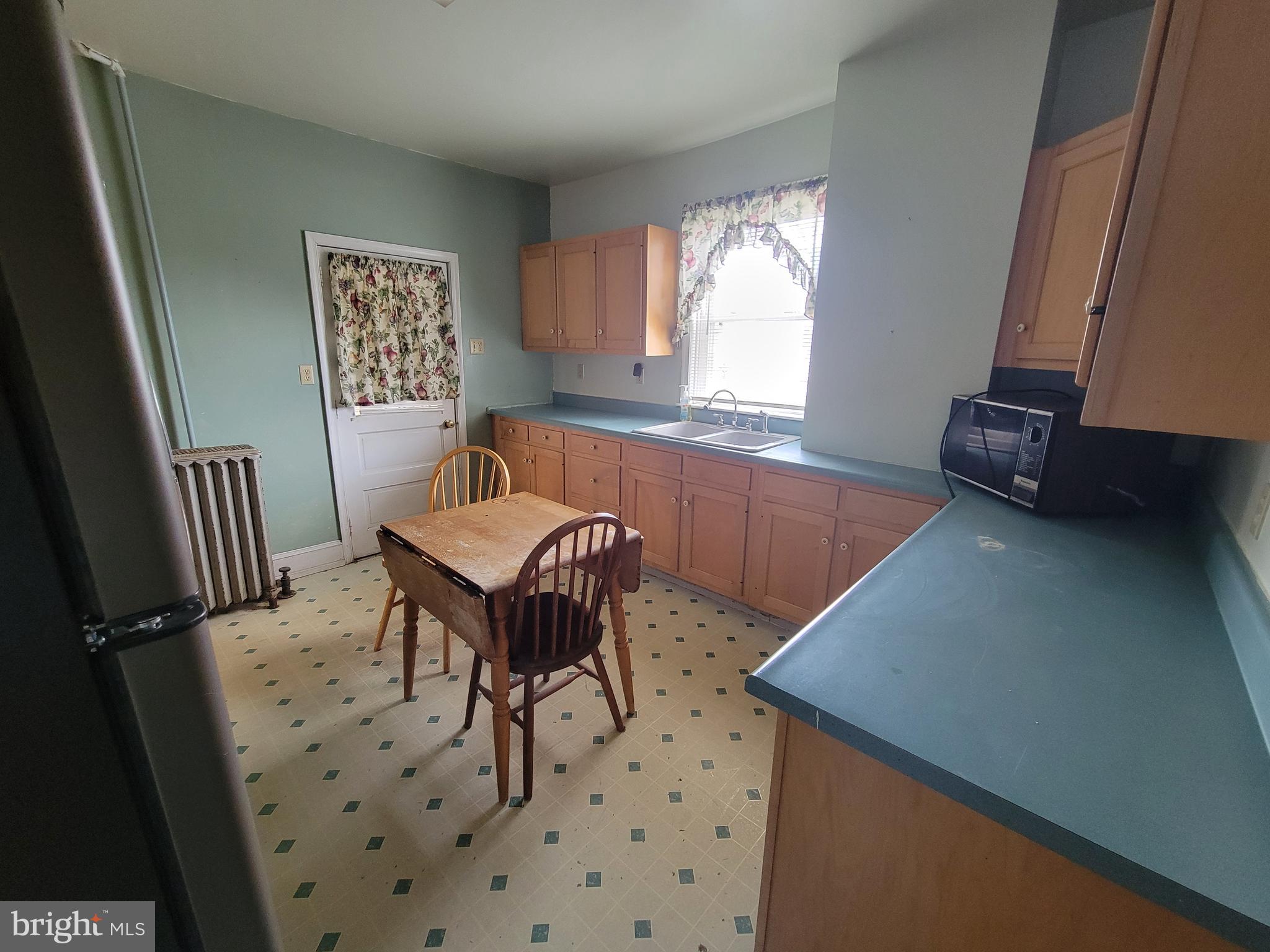 400 Ridge Avenue Hagerstown, MD 21740 - Photo 4 of 11 kitchen