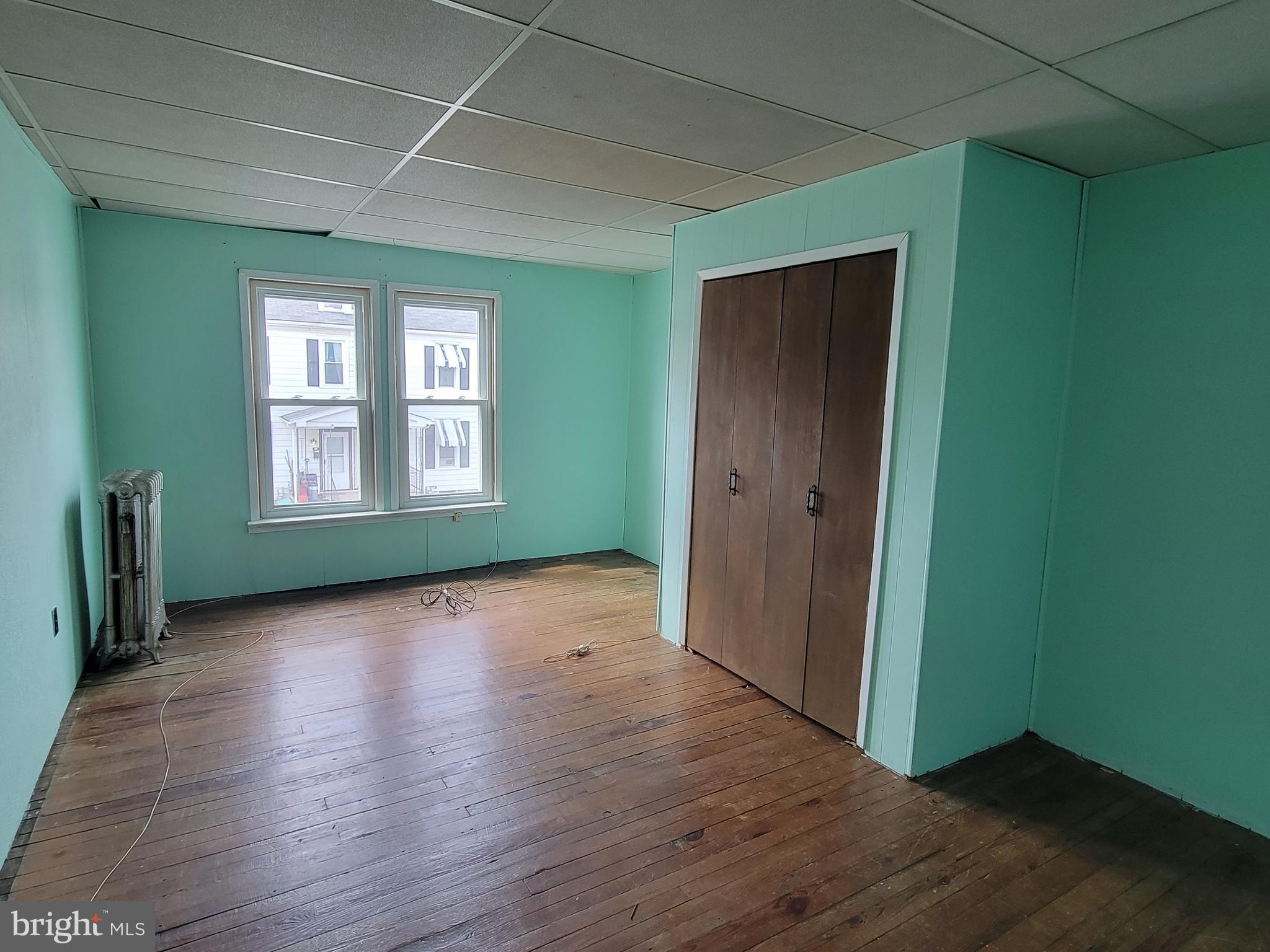 400 Ridge Avenue Hagerstown, MD 21740 - Photo 5 of 11 master bedroom