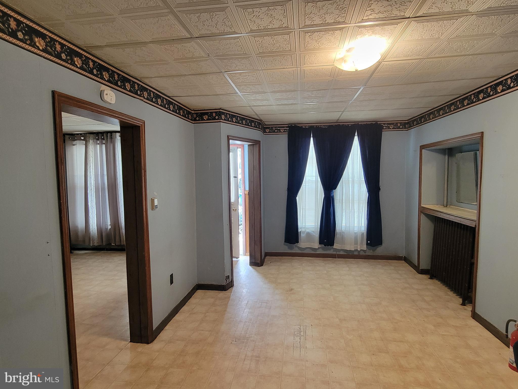 400 Ridge Avenue Hagerstown, MD 21740 - Photo 10 of 11 livingroom