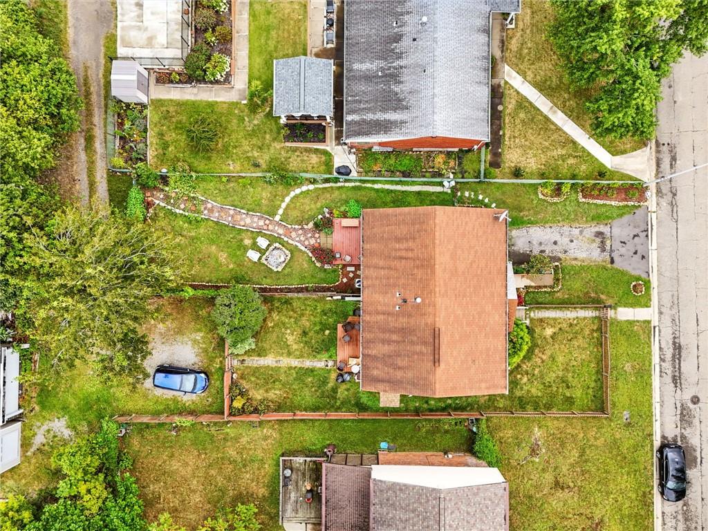 553 Indus Street Pittsburgh, PA 15207 - Photo 37 of 41 an aerial view of a houses with outdoor space