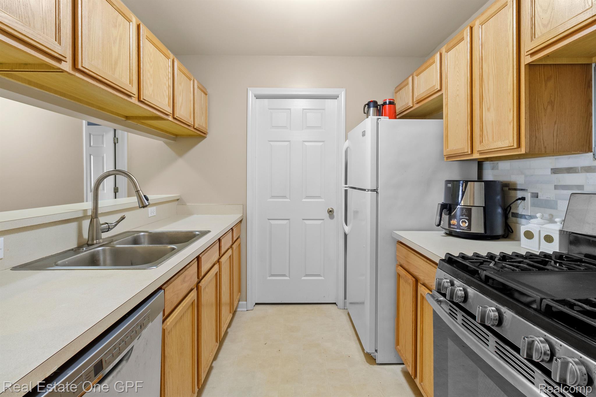 20630 Dunham Road Clinton Township, MI 48038 - Photo 13 of 42 Gallery Image 13