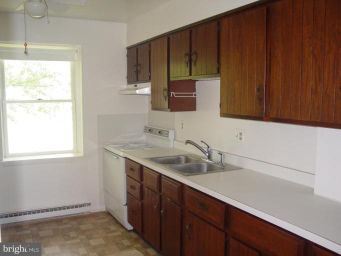 15300 Manor Road Monkton, MD 21111 - Photo 11 of 30 Apartment Kitchen