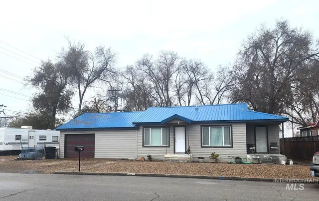 $205,000 | 705 North 2nd Street, Nyssa, OR 97913