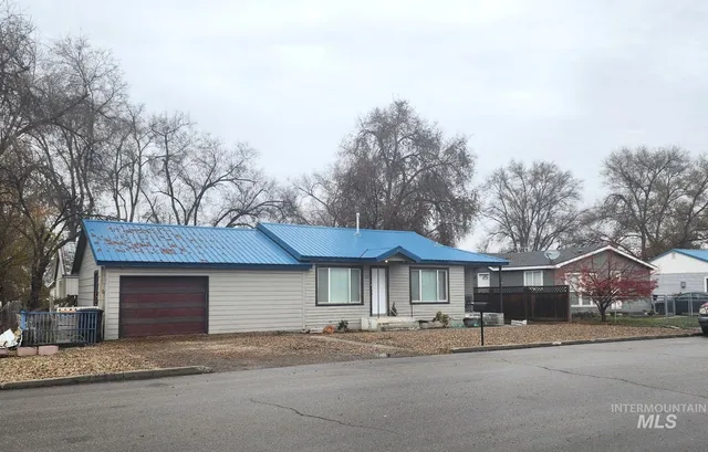 $205,000 | 705 North 2nd Street, Nyssa, OR 97913