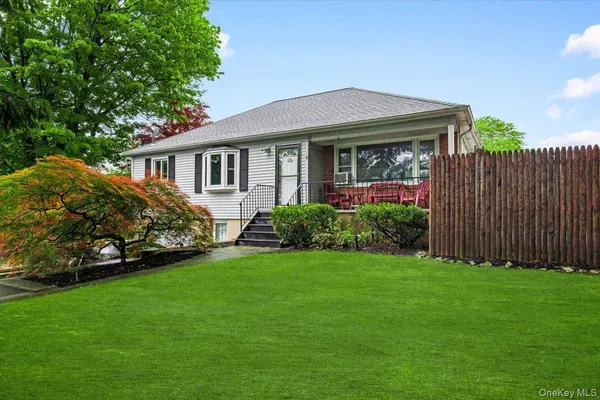 $650,000 | 21 Frankford Street, Hawthorne, NY 10532