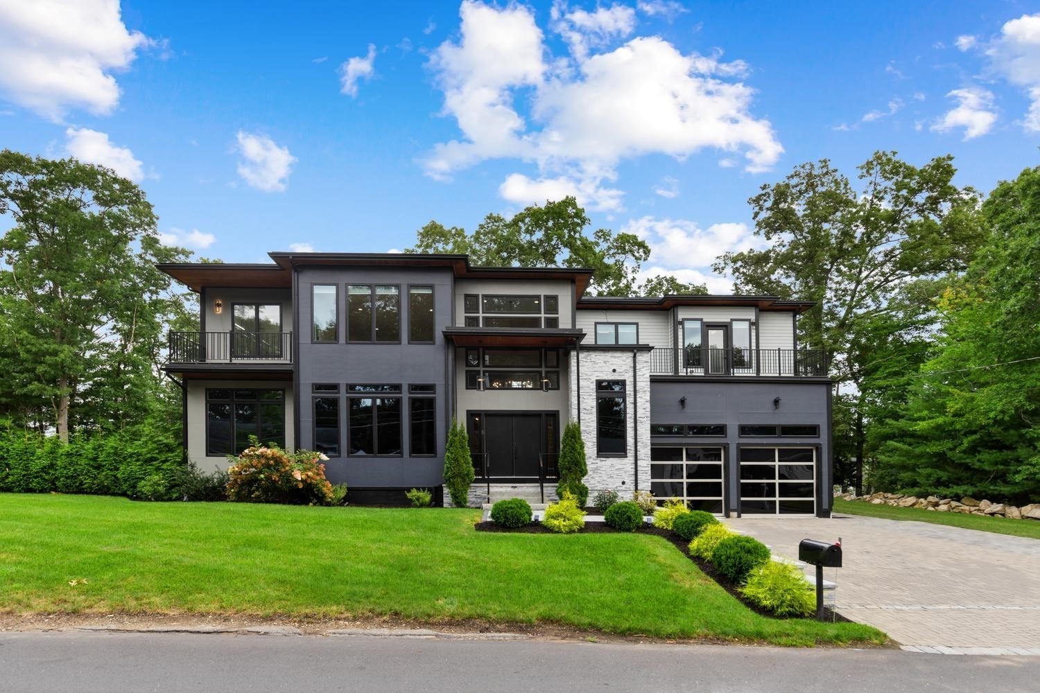 8 Jonathan Road Burlington, MA 01803 - Photo 2 of 42 Gallery Image 2
