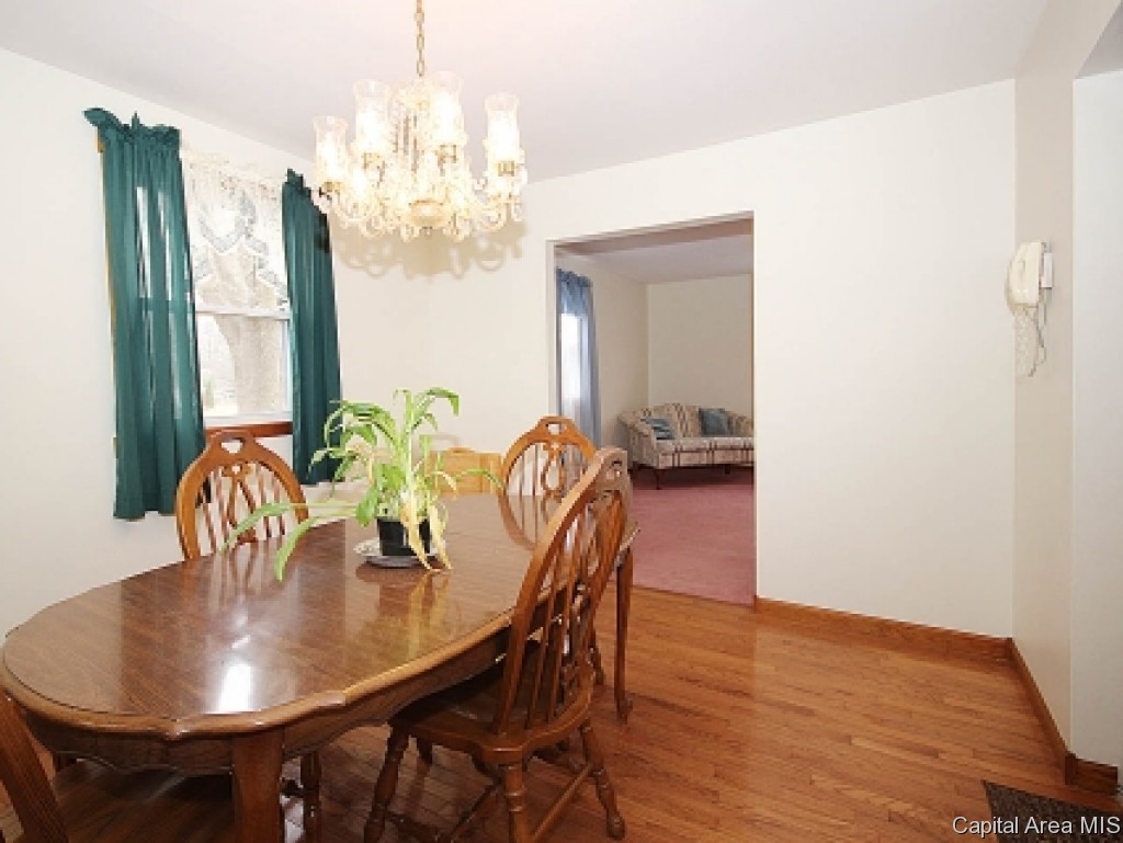 23237 Clemens Road Athens, IL 62613 - Photo 4 of 28 Gallery Image 4