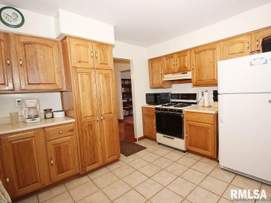 23237 Clemens Road Athens, IL 62613 - Photo 6 of 28 Gallery Image 6