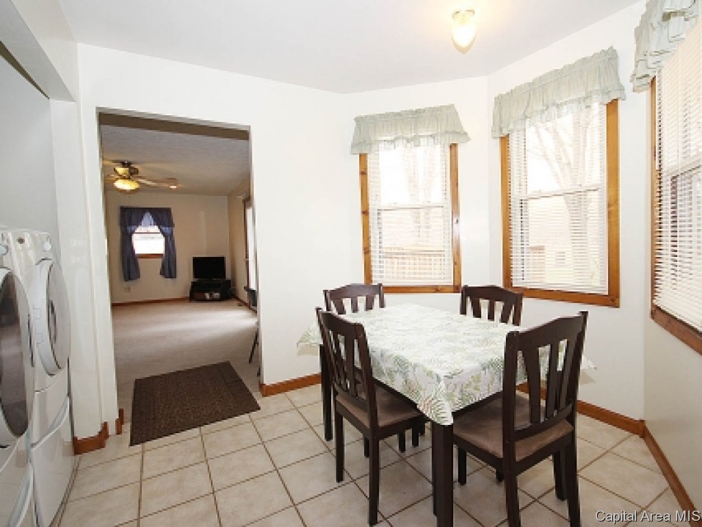 23237 Clemens Road Athens, IL 62613 - Photo 9 of 28 Gallery Image 9