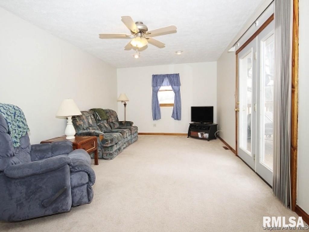 23237 Clemens Road Athens, IL 62613 - Photo 10 of 28 Gallery Image 10