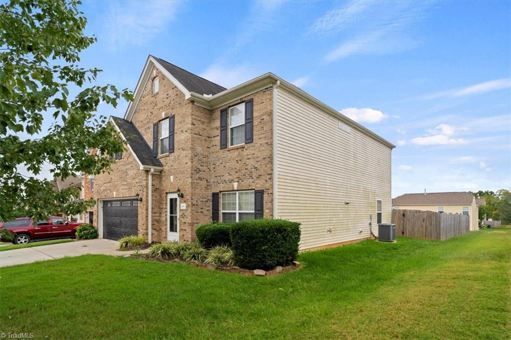 246 Everidge Road Winston-Salem, NC 27103 - Photo 4 of 42 Gallery Image 4