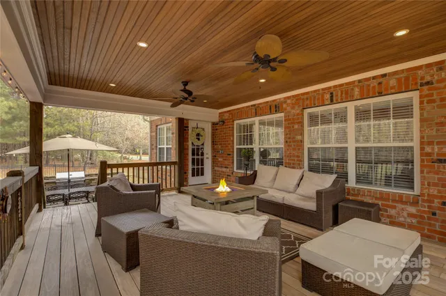 $645,000 | 16645 Turtle Point Road, Charlotte, NC 28278