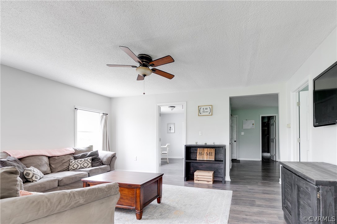 22561 Penola Road Ruther Glen, VA 22546 - Photo 3 of 18 Gallery Image 3