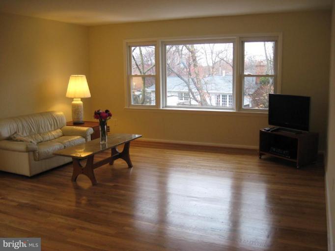 8409 Wagon Wheel Road Alexandria, VA 22309 - Photo 10 of 30 Living Room #2