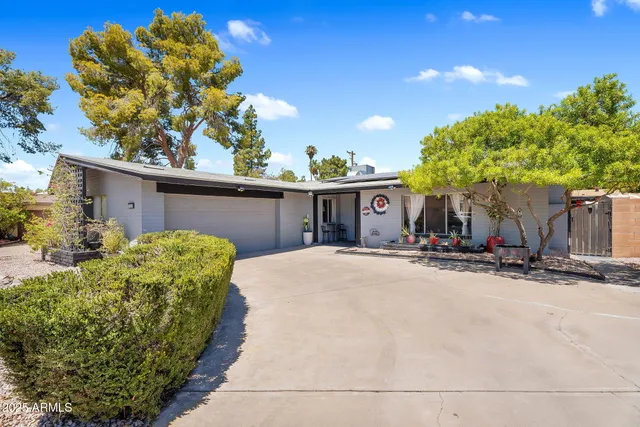 $469,900 | 122 East Hermosa Drive, Tempe, AZ 85282