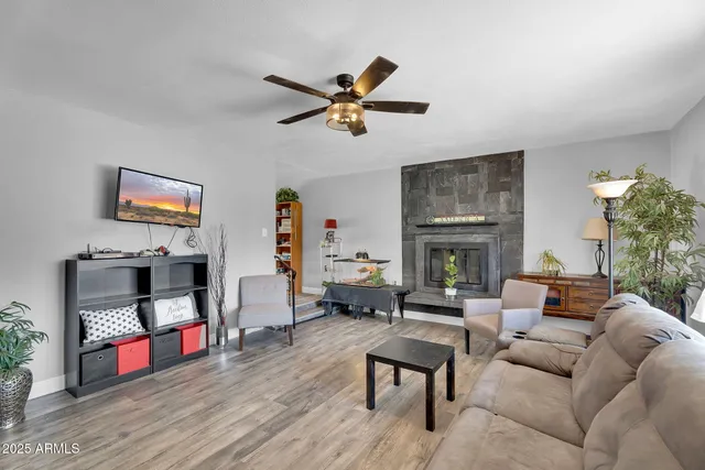 $469,900 | 122 East Hermosa Drive, Tempe, AZ 85282