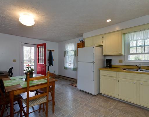 37 Tapley Road Buxton, ME 04093 - Photo 4 of 25 Kitchen.