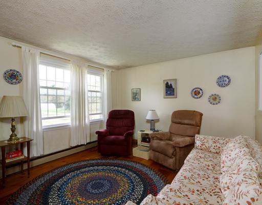 37 Tapley Road Buxton, ME 04093 - Photo 9 of 25 Living Room.