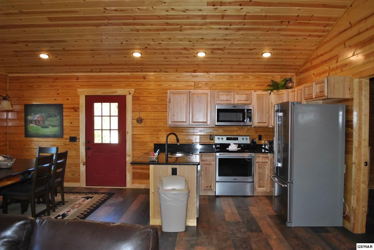 219 Forrest Loop Way Gatlinburg, TN 37738 - Photo 3 of 20
