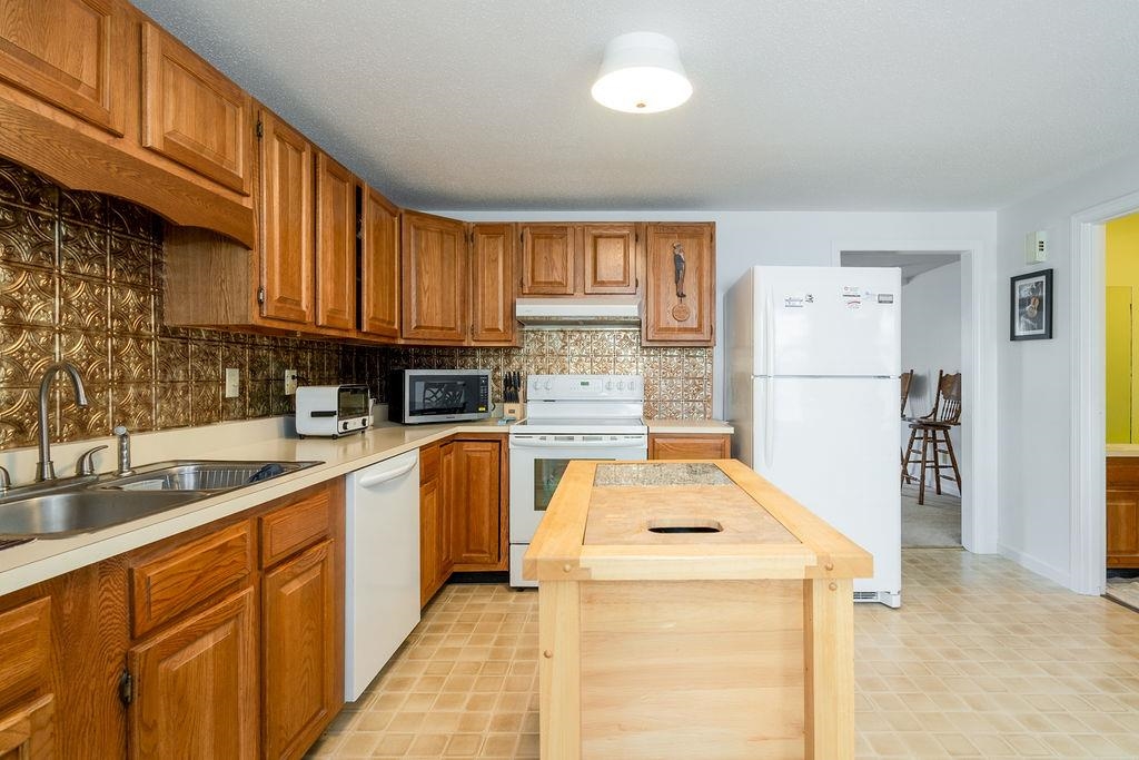 128 Newton Road, Unit 20 Plaistow, NH 03865 - Photo 2 of 21 Gallery Image 2