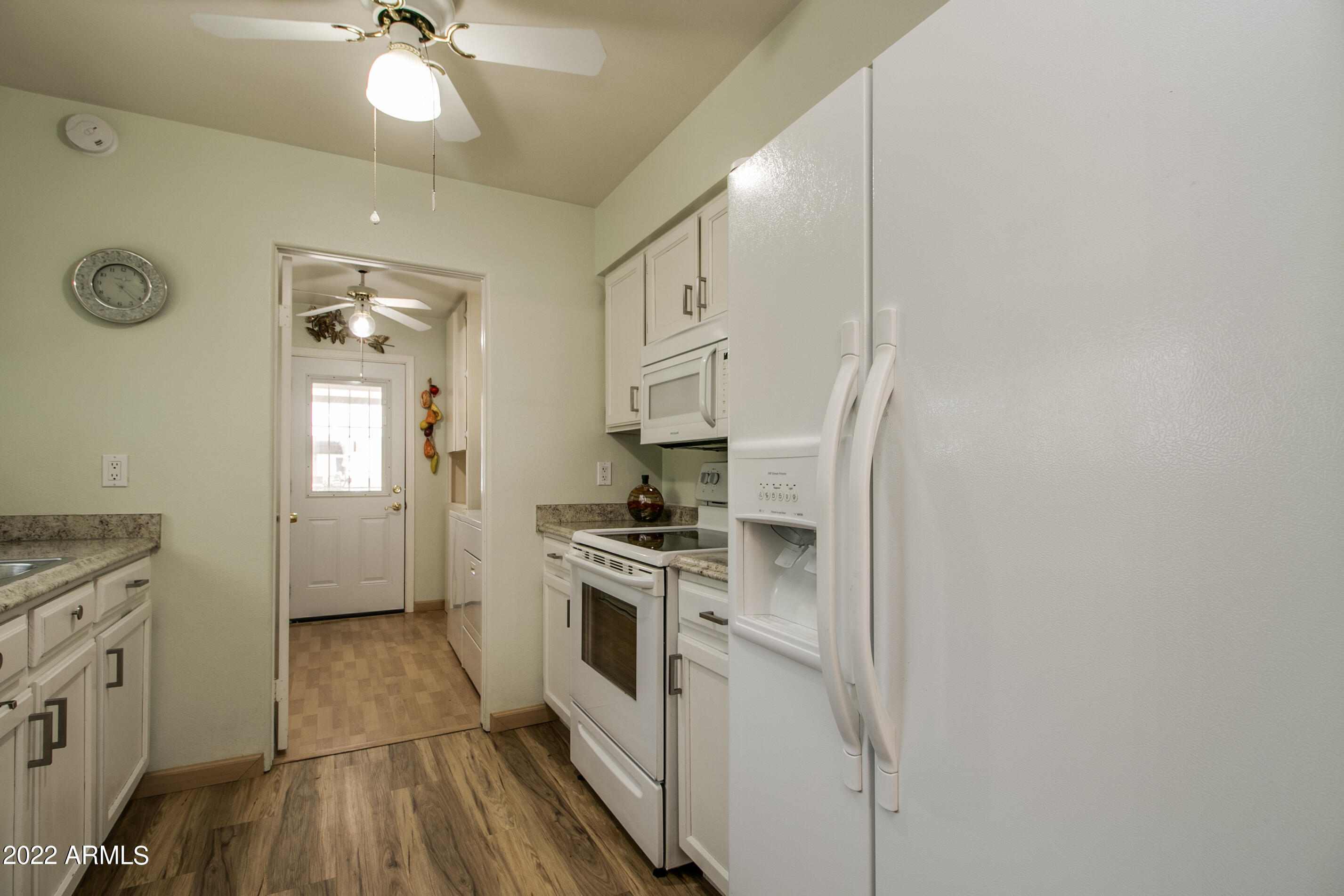 3024 West Boca Raton Road Phoenix, AZ 85053 - Photo 13 of 35 Kitchen