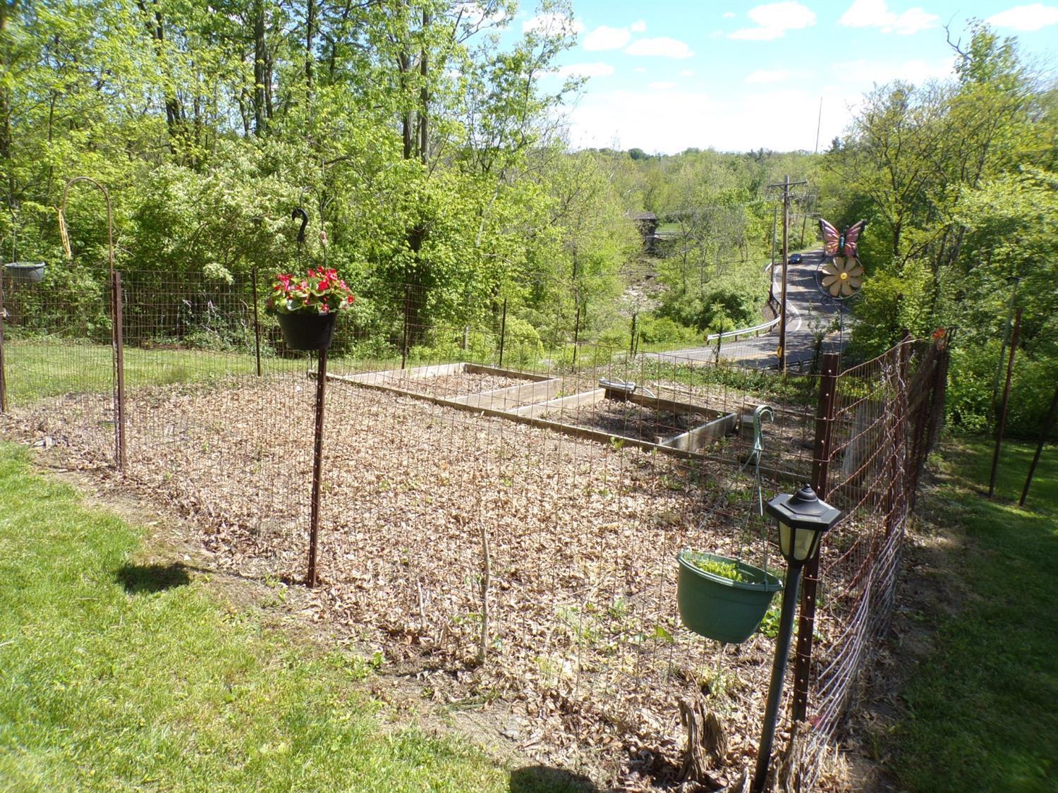 10098 West Mill Road Cincinnati, OH 45231 - Photo 20 of 31