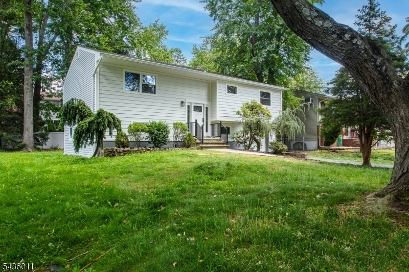 104 Marmora Road Parsippany, NJ 07054 - Photo 2 of 38