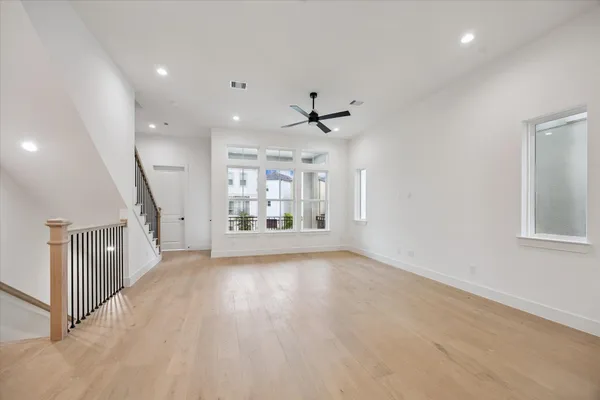 $835,000 | 947 Blackshire Lane, Houston, TX 77055