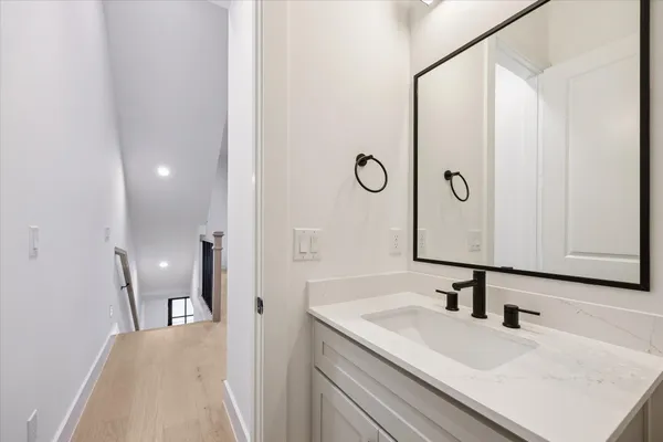 $835,000 | 947 Blackshire Lane, Houston, TX 77055