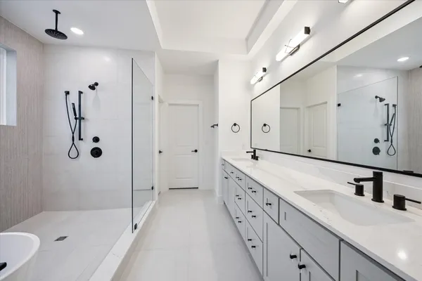 $835,000 | 947 Blackshire Lane, Houston, TX 77055