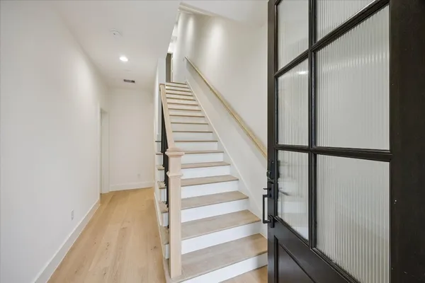 $835,000 | 947 Blackshire Lane, Houston, TX 77055