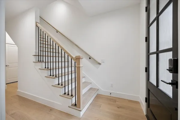 $835,000 | 947 Blackshire Lane, Houston, TX 77055