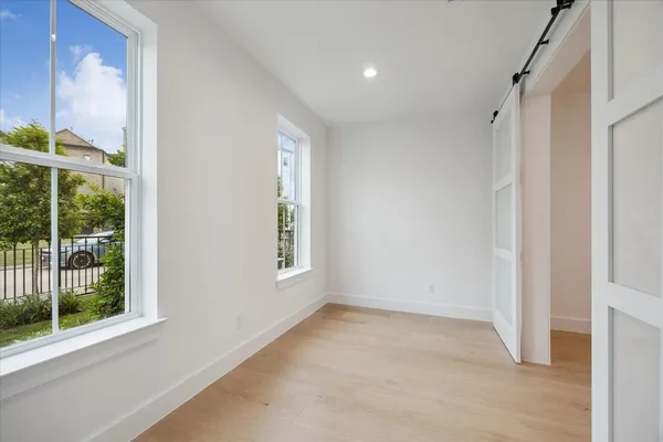 $835,000 | 947 Blackshire Lane, Houston, TX 77055