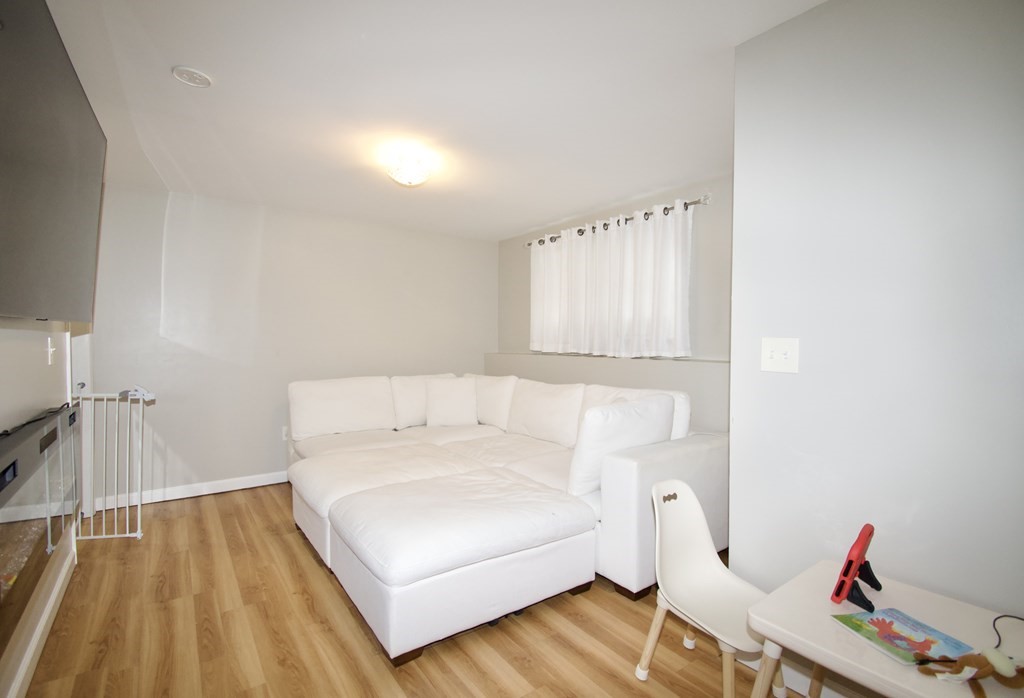 73 Melville Street Springfield, MA 01104 - Photo 15 of 22 Gallery Image 15