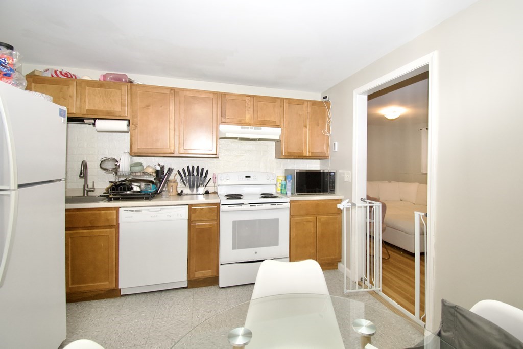 73 Melville Street Springfield, MA 01104 - Photo 19 of 22 Gallery Image 19