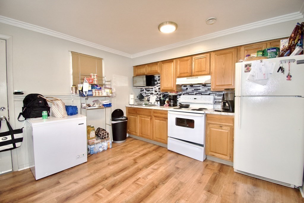 73 Melville Street Springfield, MA 01104 - Photo 3 of 22 Gallery Image 3