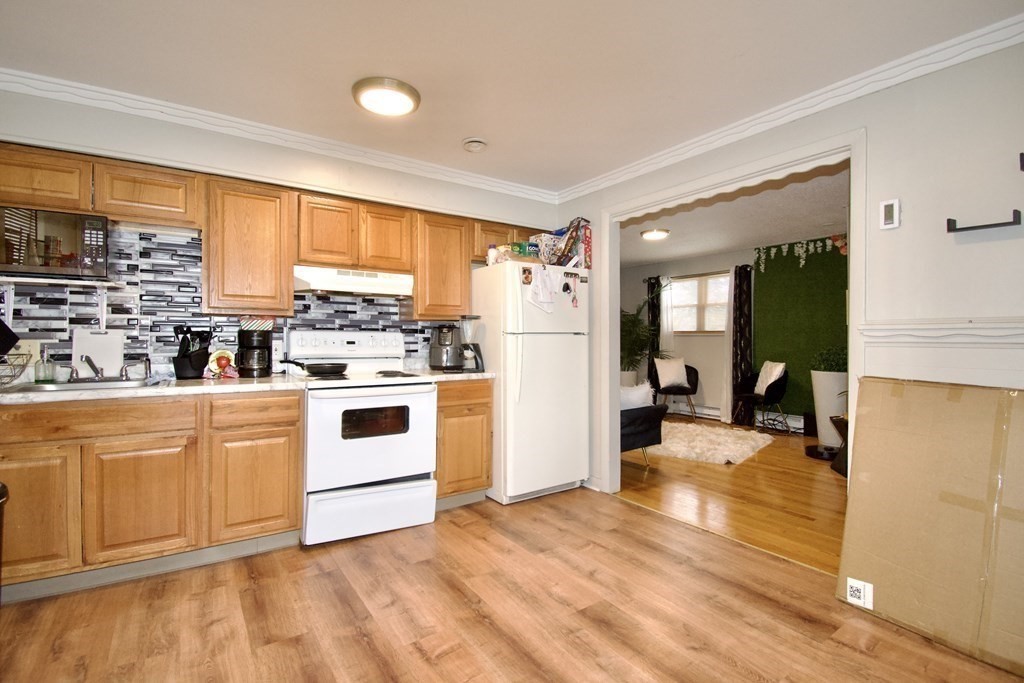 73 Melville Street Springfield, MA 01104 - Photo 4 of 22 Gallery Image 4