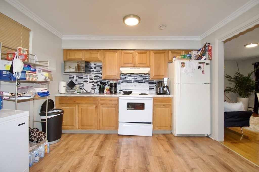 73 Melville Street Springfield, MA 01104 - Photo 5 of 22 Gallery Image 5