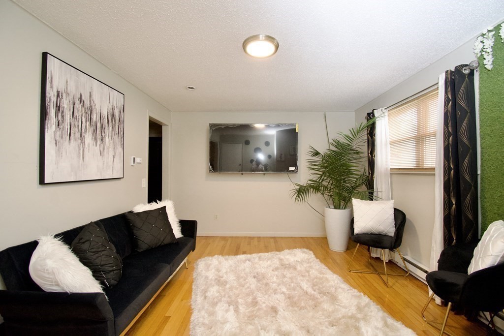 73 Melville Street Springfield, MA 01104 - Photo 6 of 22 Gallery Image 6