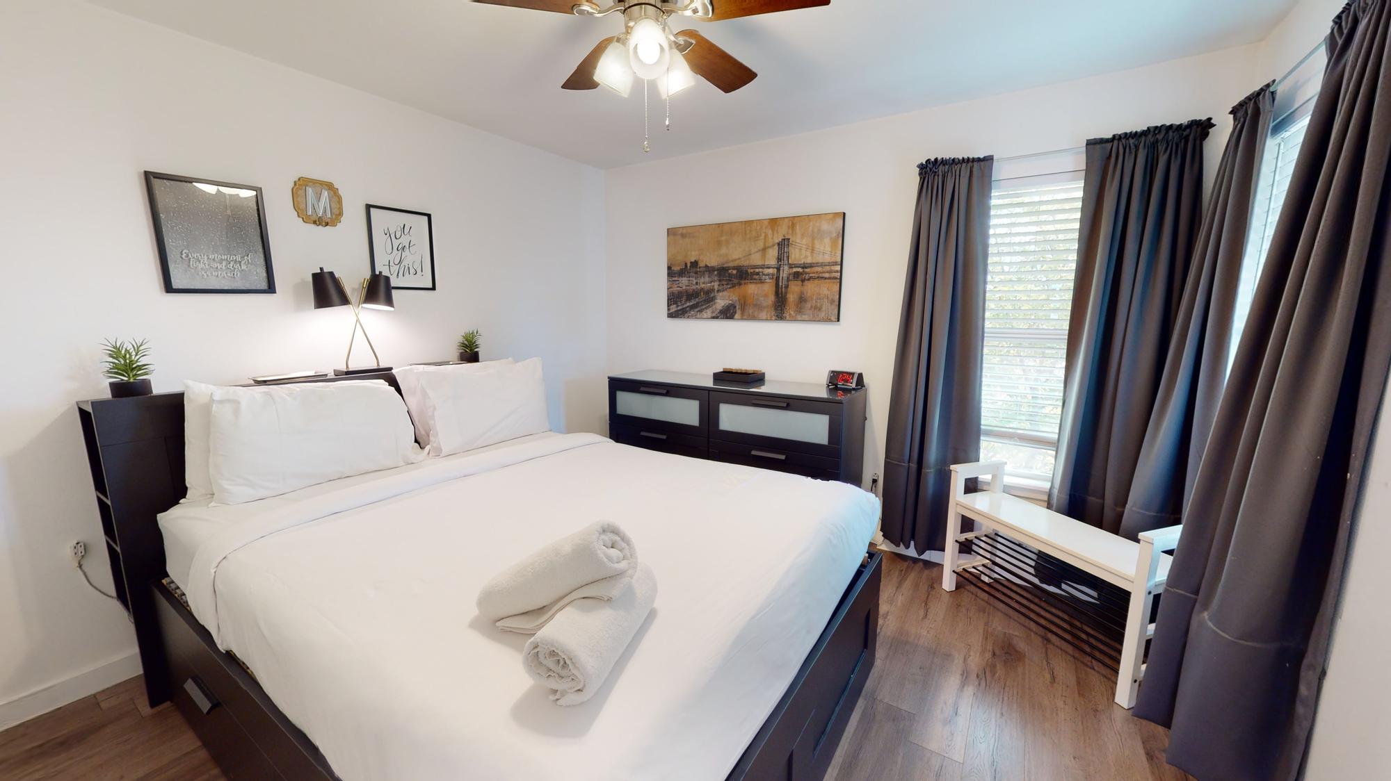 6409 Burns Street, Unit 307 Austin, TX 78752 - Photo 16 of 19
