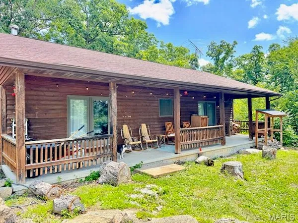 $245,000 | 2 Bluffview Court, New Florence, MO 63363
