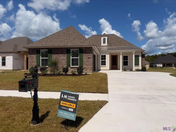$384,560 | 21433 Blue Fin Drive, Springfield, LA 70462