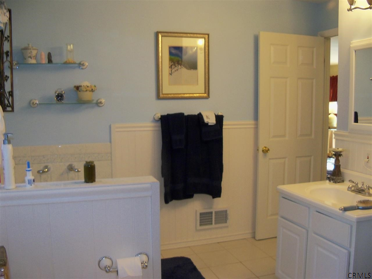 488 Dawson Road Bethlehem, NY 12054 - Photo 13 of 20 Photo 13