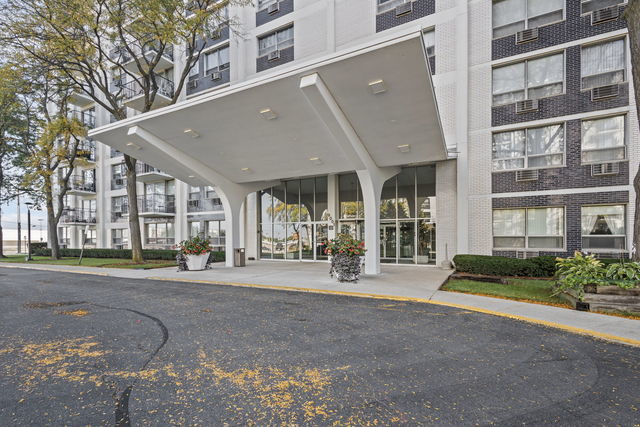 9001 Golf Road, Unit 5B Des Plaines, IL 60016 - Photo 2 of 23