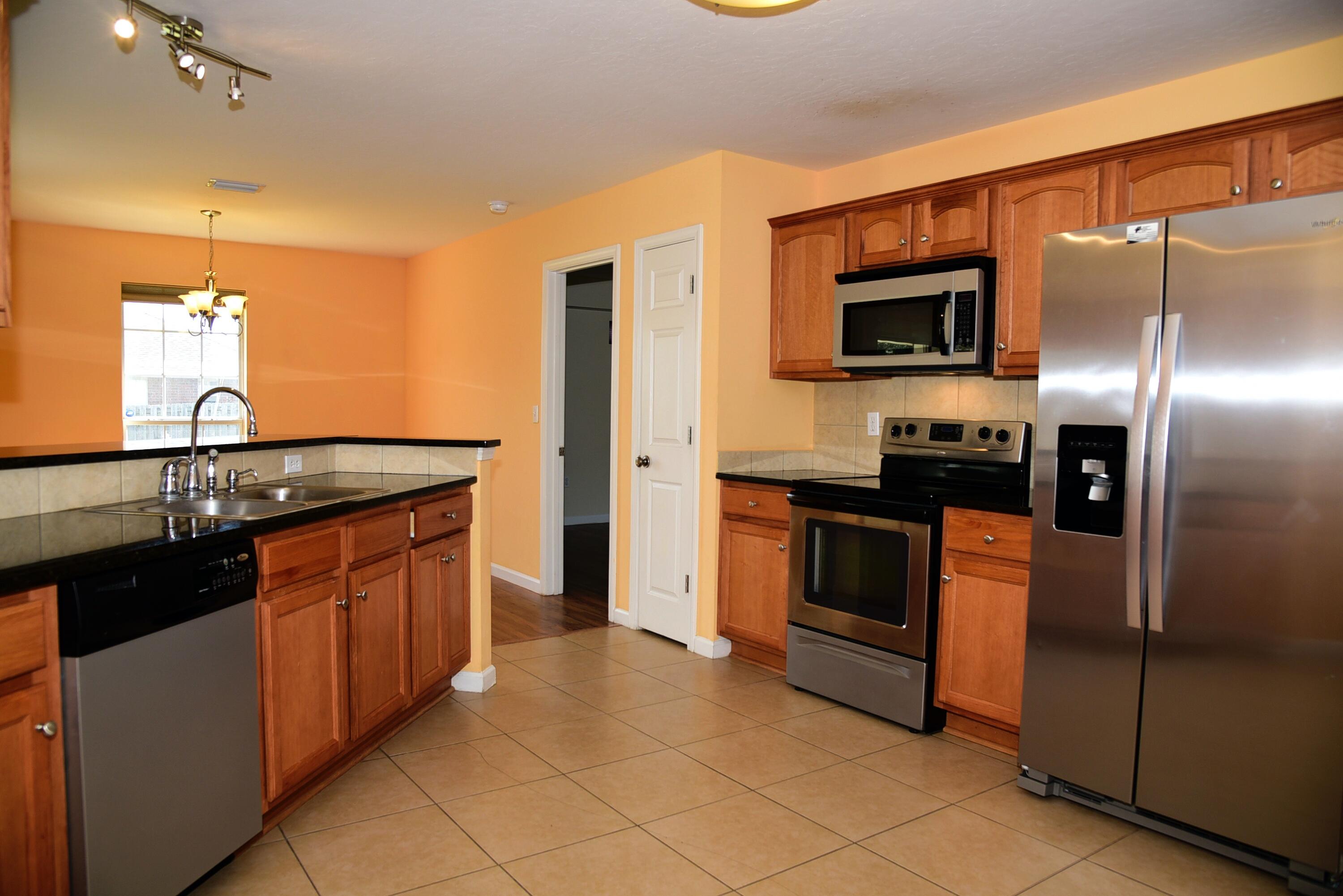2264 Lewis Street Crestview, FL 32536 - Photo 5 of 19 024
