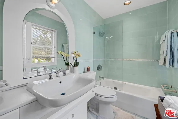 $40,000 | 910 North Crescent Drive, Beverly Hills, CA 90210