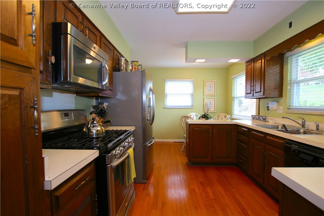 511 Spotswood Road Charleston, WV 25303 - Photo 5 of 29 Gallery Image 5